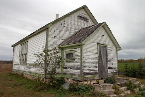 Primary elevations, from the southeast, of Glen Elmo School, Rossburn area, 2006; Historic Resources Branch, Manitoba Culture, Heritage and Tourism, 2006