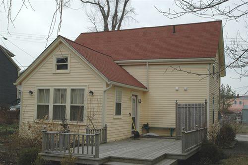 Rear elevation showing ell of the Riordan-Francis house, Annapolis Royal, Nova Scotia.; Heritage Division, NS Dept. of Tourism, Culture and Heritage, 2007