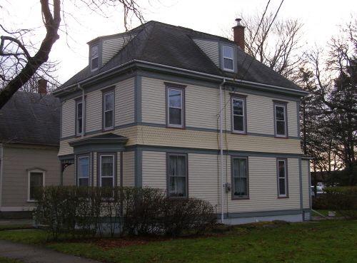 The northeast perspective, façade and north side, of the George W. Clements House, Yarmouth, NS, 2006.; Heritage Division, NS Dept. of Tourism, Culture and Heritage, 2006