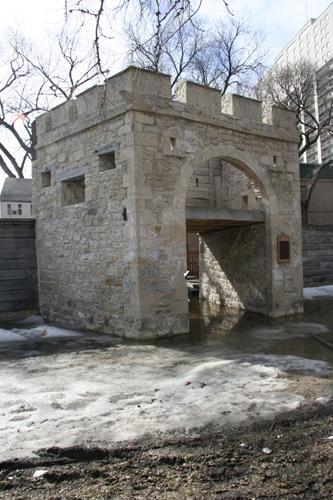 View, from the northeast, of Upper Fort Garry Gate, Winnipeg, 2005; Historic Resources Branch, Manitoba Culture, Heritage, Tourism and Sport, 2005