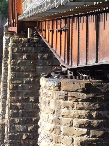 Turn section and gear, Wallace River Railway Swing Bridge, 2007.; Heritage Division, N.S. Dept. of Tourism, Culture and Heritage, 2007.