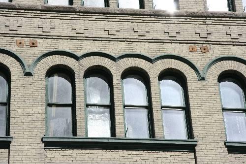 Wall detail of the McClary Building, Winnipeg, 2006; Historic Resources Branch, Manitoba Culture, Heritage and Tourism, 2006