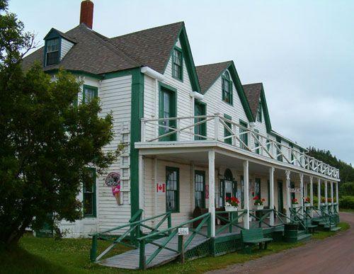 Front elevation, Ottawa House, Parrsboro, NS, 2005.; Heritage Division, NS Dept. of Tourism, Culture and Heritage, 2005.