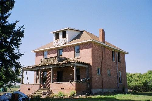 Front facade and porch of the Tomecko House, 2006.; Ross Herrington, 2006.
