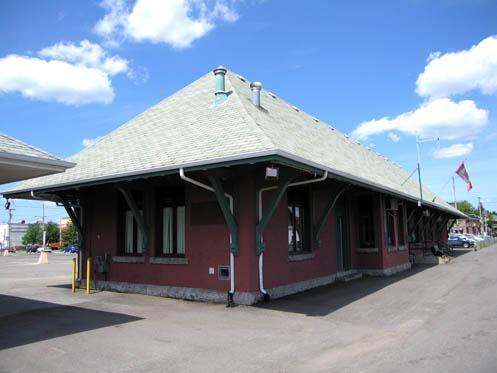 Gare C.N. de Drummondville ; Ministère de la Culture et des Communications, Jean-François Rodrigue, 2005