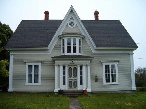 Front elevation, Peter Lent Hatfield House, Tusket, Nova Scotia, 2004.; Heritage Division, NS Dept. of Tourism, Culture and Heritage, 2004.