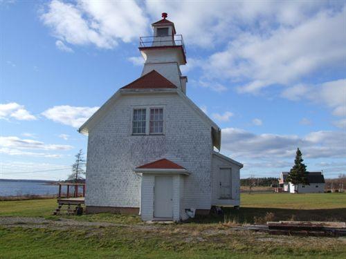 East elevation, Mullins Point Lighthouse, North Wallace, Nova Scotia, 2006.
; Heritage Division, NS Dept. of Tourism, Culture and Heritage, 2006.