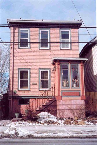 Front elevation, James McKenzie House, Halifax, Nova Scotia, 2007.; HRM Planning and Development Services, Heritage Property Program, 2007.