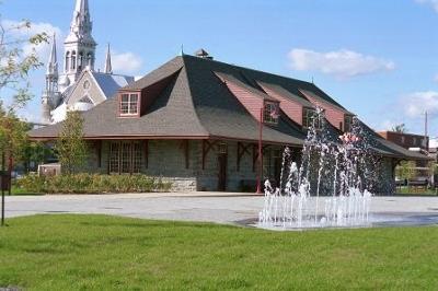 Corner view of the Canadian Pacific Railway Station in Saint-Jérôme; Ville de Saint-Jérôme | City of Saint-Jérôme