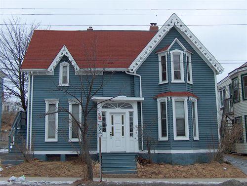 Front elevation, Henry Elliot House, Dartmouth, Nova Scotia, 2007.; HRM Planning and Development Services, Heritage Property Program, 2007.