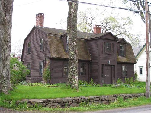 de Gannes-Cosby house profile, Annapolis Royal, Nova Scotia