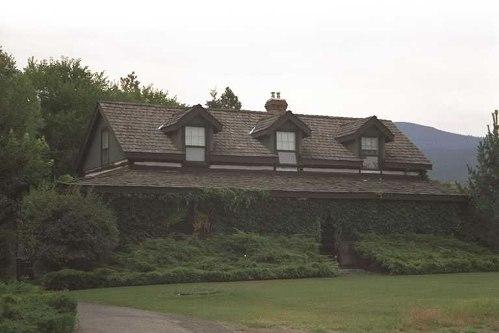 Exterior view of the W.T. Small House, 2005; City of Kelowna, Gordon Hartley, 2005