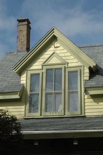 Dormer detail from the Collins-Merriam house, Annapolis Royal, Nova Scotia; Heritage Division, NS Dept. of Tourism, Culture and Heritage, 2007