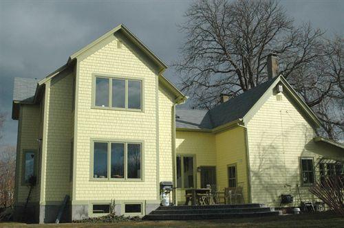 Northwest elevation of the Collins-Merriam house, Annapolis Royal, Nova Scotia showing the large addition constructed in 1983.; Heritage Division, NS Dept. of Tourism, Culture and Heritage, 2007.