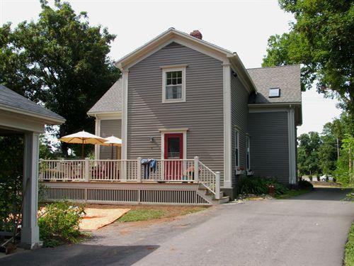 rear elevation of 808 St. George Street, Annapolis Royal, Nova Scotia, 2007.; Heritage Division, NS Dept. of Tourism, Culture and Heritage, 2007