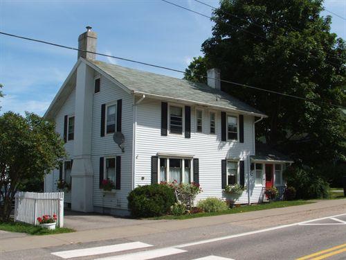 South west corner of 454 St. George Street, Annapolis Royal, Nova Scotia, 2007.; Heritage Division, NS Dept. of Tourism, Culture and Heritage, 2007