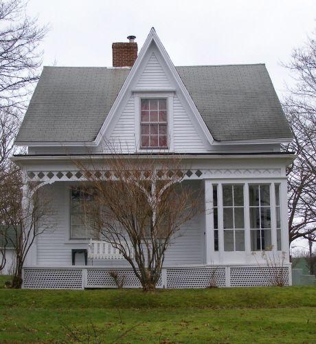 The front elevation of the Ensign Nickerson House, Yarmouth, NS, 2006.; Heritage Division, NS Dept. of Tourism, Culture and Heritage, 2006
