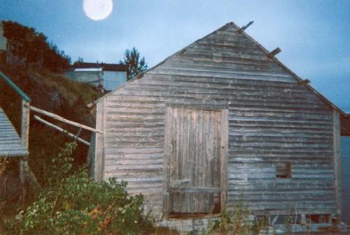 Photo view of front gable end of Roland Chippett Stage, Leading Tickles, 2004.; HFNL 2007
