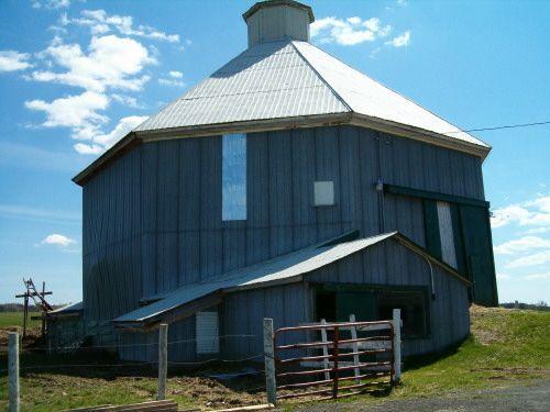 Northeast elevation, Yuill Barn, Old Barns, Nova Scotia, 2004.

; Heritage Division, NS Dept. of Tourism, Culture and Heritage, 2004.