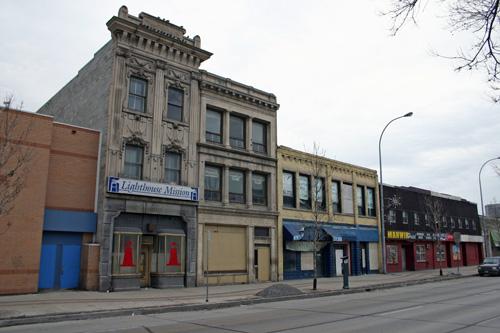 Contextual view, from the northwest, of the Alloway and Champion Bank, Winnipeg, 2007; Historic Resources Branch, Manitoba Culture, Heritage, Tourism and Sport, 2007