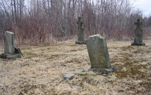 Some vestiges of tombstones dating primarily from the end of the 19th century; Daniel Léger