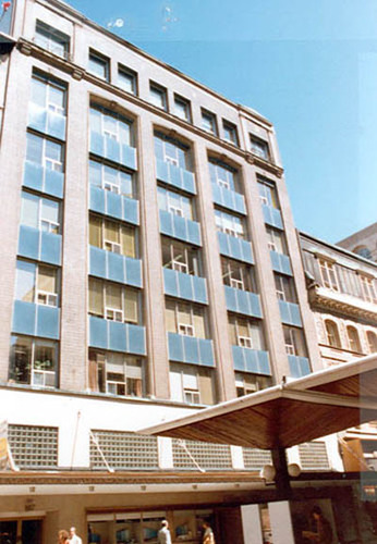 Front view of the Birks Building, 1985.; Public Works and Government Services Canada/Travaux publics et Services gouvernementaux Canada, 1985.