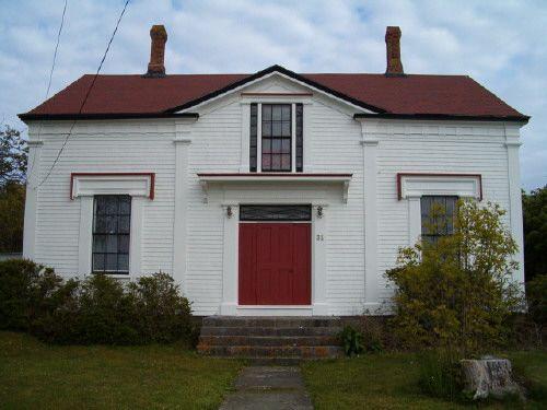 Front elevation, Jacob Locke Homestead, Lockeport, 2004.; Heritage Division, NS Dept. of Tourism, Culture and Heritage, 2004.