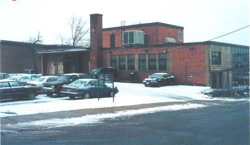 Rear view of the Government of Canada Building.; Public Works and Government Services Canada / Travaux publics et Services gouvernementaux Canada.