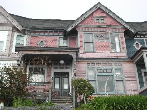 This photograph shows the full view of the Frank White residence, 2005; City of Saint John