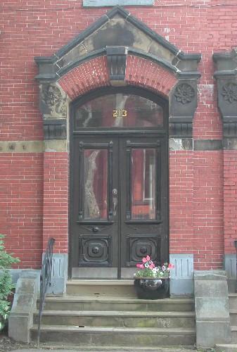 This image provides a view of the segmented arch entry, 2005. ; City of Saint John