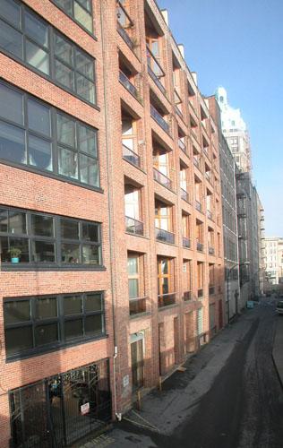 Exterior view of 550 Beatty Street; City of Vancouver, 2004