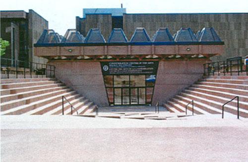 Memorial entrance of Confederation Centre of the Arts, 2002.; Agence Parcs Canada/Parks Canada Agency, G. Charrois, 2002.