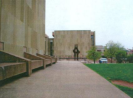 View of part of the terrace at the Confederation Centre of the Arts, 2002.; Agence Parcs Canada/Parks Canada Agency, G. Charrois, 2002.