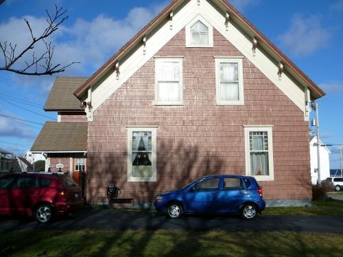 Image of side facade, Buffett House, Grand Bank, NL.; HFNL 2007