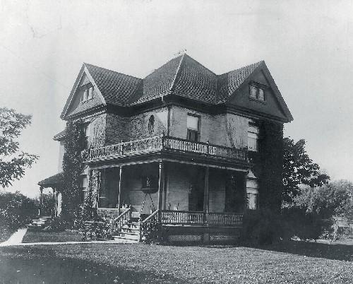 Historic photograph; unknown