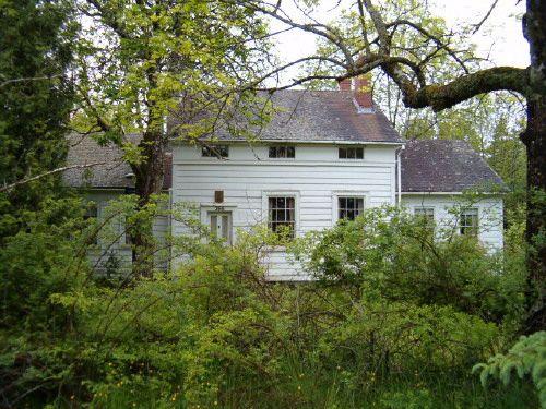 Front elevation, Doane House, Coffinscroft, Nova Scotia, 2004.
; Heritage Division, NS Dept. of Tourism, Culture and Heritage, 2004.