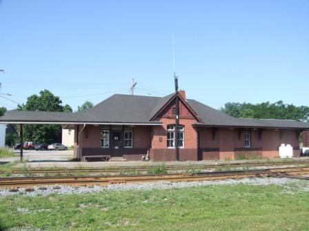 Front elevation, Hantsport Railway Station, Hantsport, Nova Scotia, 2007.; Heritage Division, NS Dept. of Tourism, Culture and Heritage, 2007.
