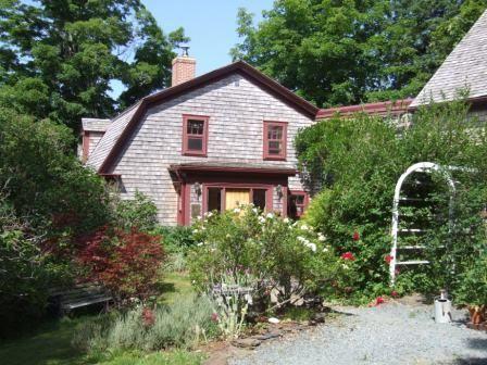 Front elevation, Goodwin House, Habitant, Nova Scotia, 2007.; Heritage Division, NS Dept. of Tourism, Culture and Heritage, 2007.