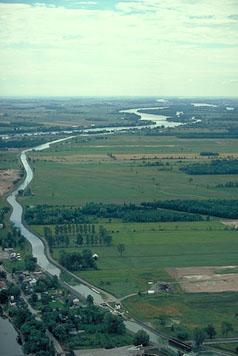 Aerial view of Saint-Ours Canal.; Parks Canada Agency/Agence Parcs Canada