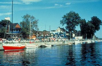 General view of Sainte-Anne-de-Bellevue Canal.; Parks Canada Agency/Agence Parcs Canada