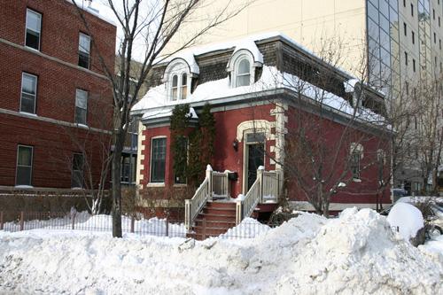 Contextual view, from the southeast, of the Kerr House, Winnipeg, 2006; Historic Resources Branch, Manitoba Culture, Heritage, Tourism and Sport, 2006
