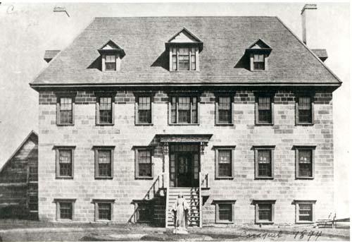 The convent after its construction. Photo taken circa 1880.; Fidèle Thériault Collection