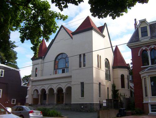 Side elevation, Church of Holy Redeemer, Halifax, NS, 2007; Heritage Division, NS Dept. of Tourism, Culture and Heritage, 2007