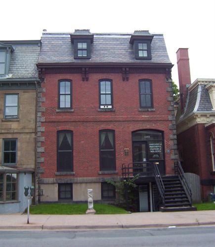 Front elevation, St. Matthew’s Manse, Halifax, NS, 2007; Heritage Division, NS Dept. of Tourism, Culture and Heritage, 2007