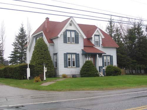 Image of the house in 2006; Fidèle Thériault