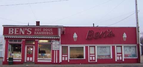 Canada House (Ben's), front view, 2005.; City of Miramichi