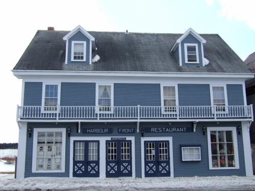This photograph shows the front façade of the building, 2007; Town of St. Andrews