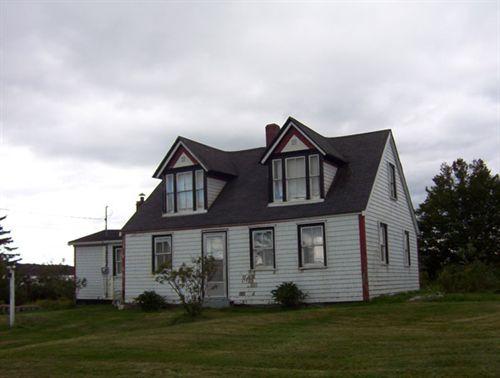 Front elevation, 782 East Chezzetcook Road, Halifax, NS, 2007; Heritage Division, NS Dept. of Tourism, Culture and Heritage, 2007