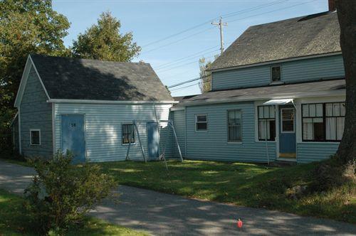 Northwest corrner of the Cross-Therrio House, Annapolis Royal, Nova Scotia, 2007.; Heritage Division, NS Dept. of Tourism, Culture and Heritage, 2007