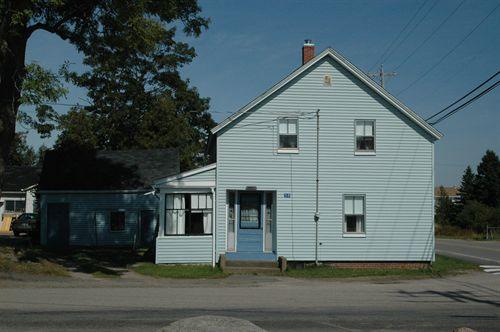 Front elevation of the Cross-Therrio House, Annapolis Royal, Nova Scotia, 2007.; Heritage Division, NS Dept. of Tourism, Culture and Heritage, 2007